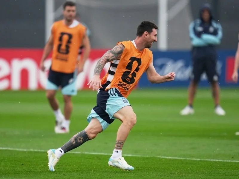 Messi đá ở vị trí nào? GIẢI ĐÁP vị trí thi đấu của Lionel Messi