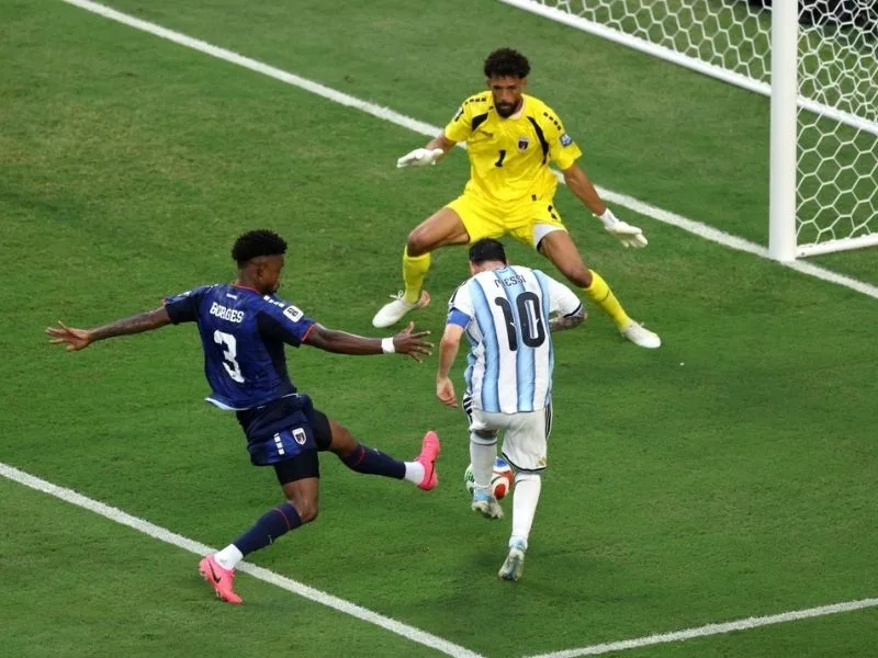 messi da o vi tri nao giai dap vi tri thi dau cua lionel messi