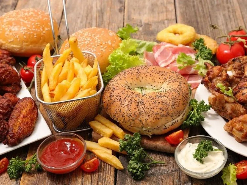 Bị zona kiêng ăn gì? 8 nhóm thực phẩm nên HẠN CHẾ