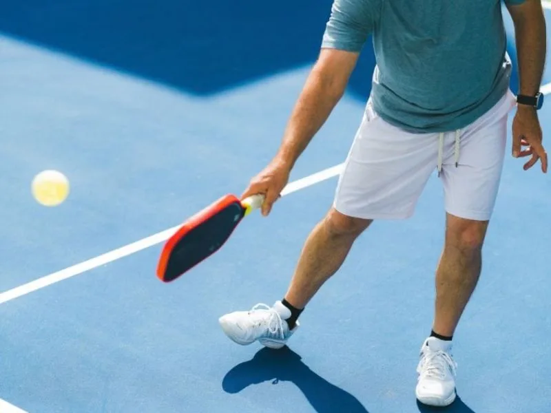 vot pickleball cho nguoi moi choi cach chon vot de danh