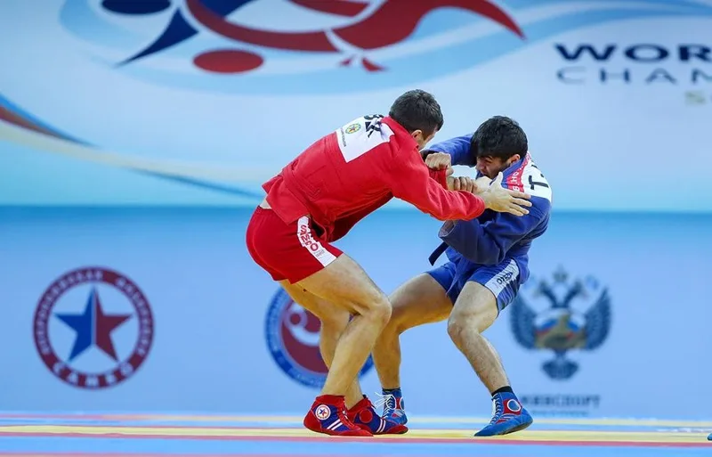 Toàn cảnh một giải đấu Sambo quy tụ đông đảo các võ sĩ tài năng tham gia tranh tài.